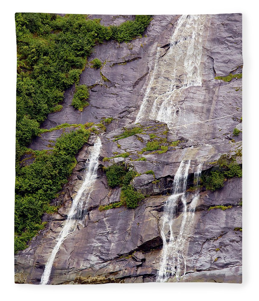 Split Sea Falls - Blanket