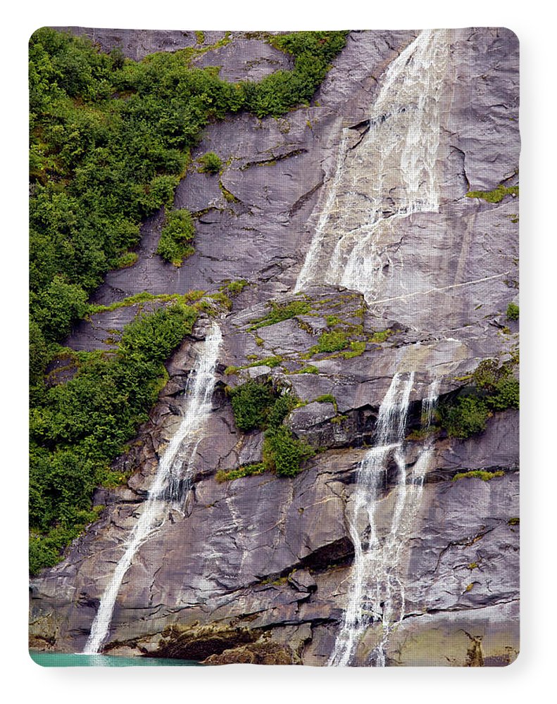 Split Sea Falls - Blanket